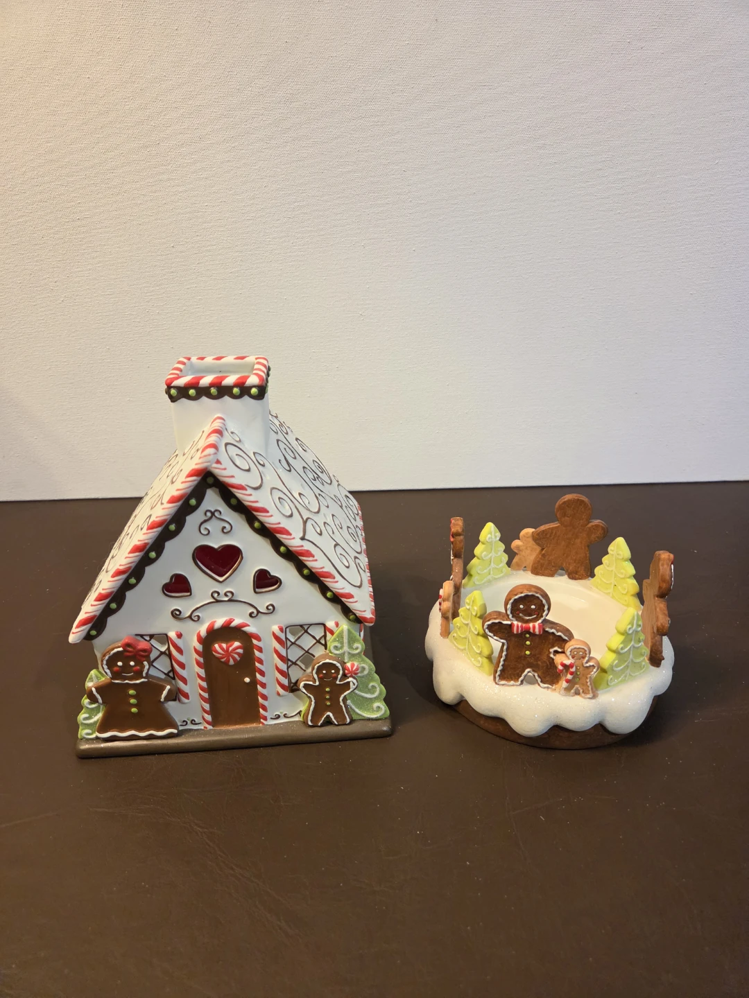 PartyLite Gingerbread House & Scene Christmas Decor