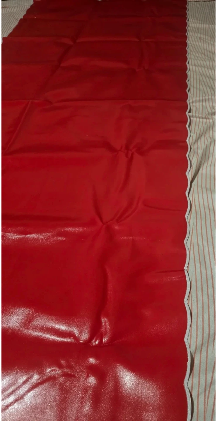 New long Red Scalloped Table Runner - photo 2
