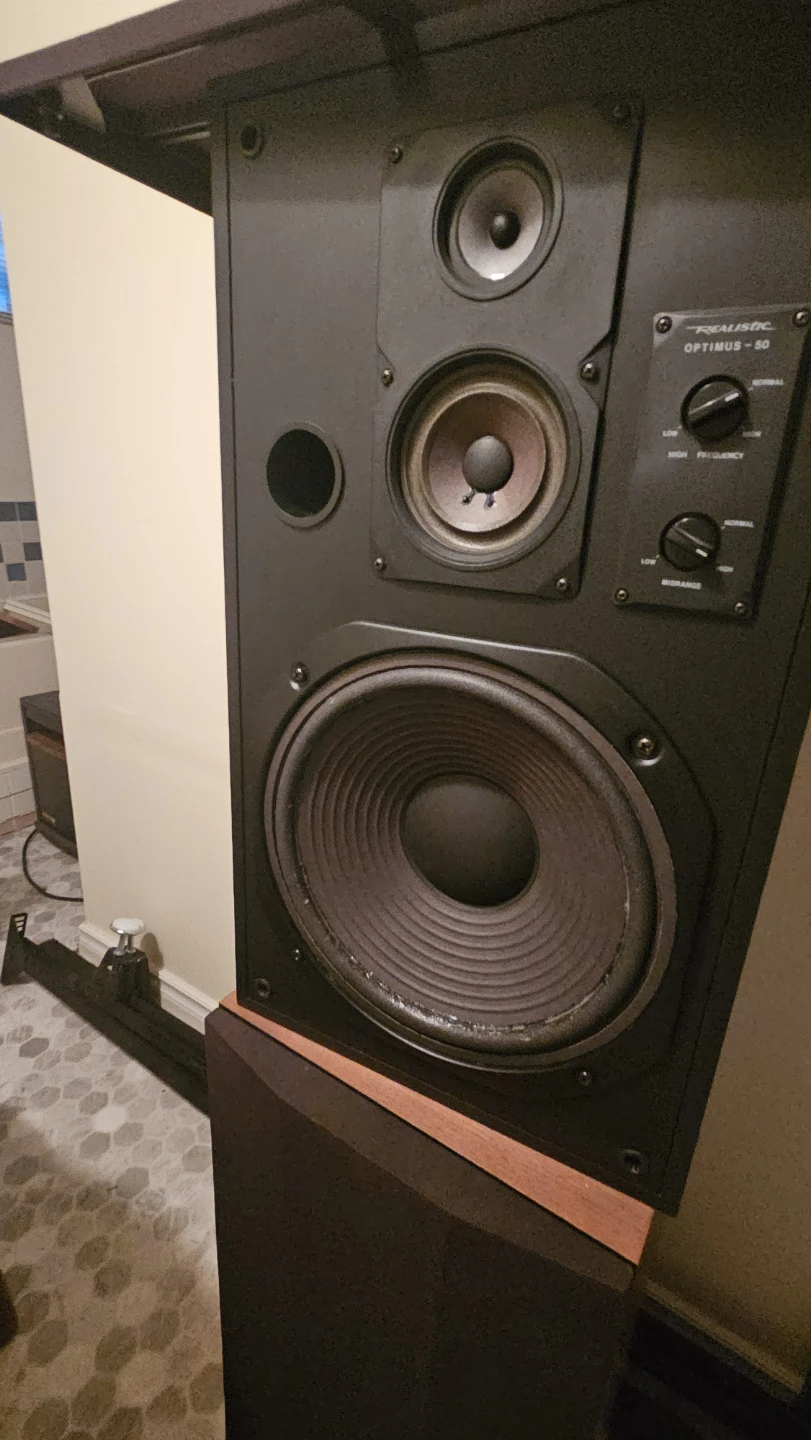 Realistic Optimus-50 Speakers - photo 4