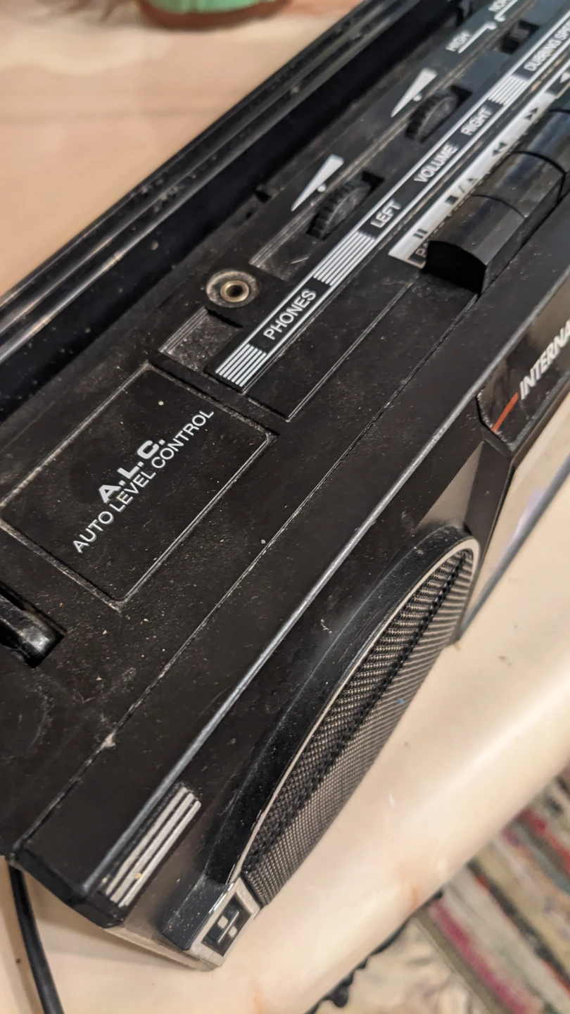 International 3-Band Stereo Cassette Recorder - photo 2