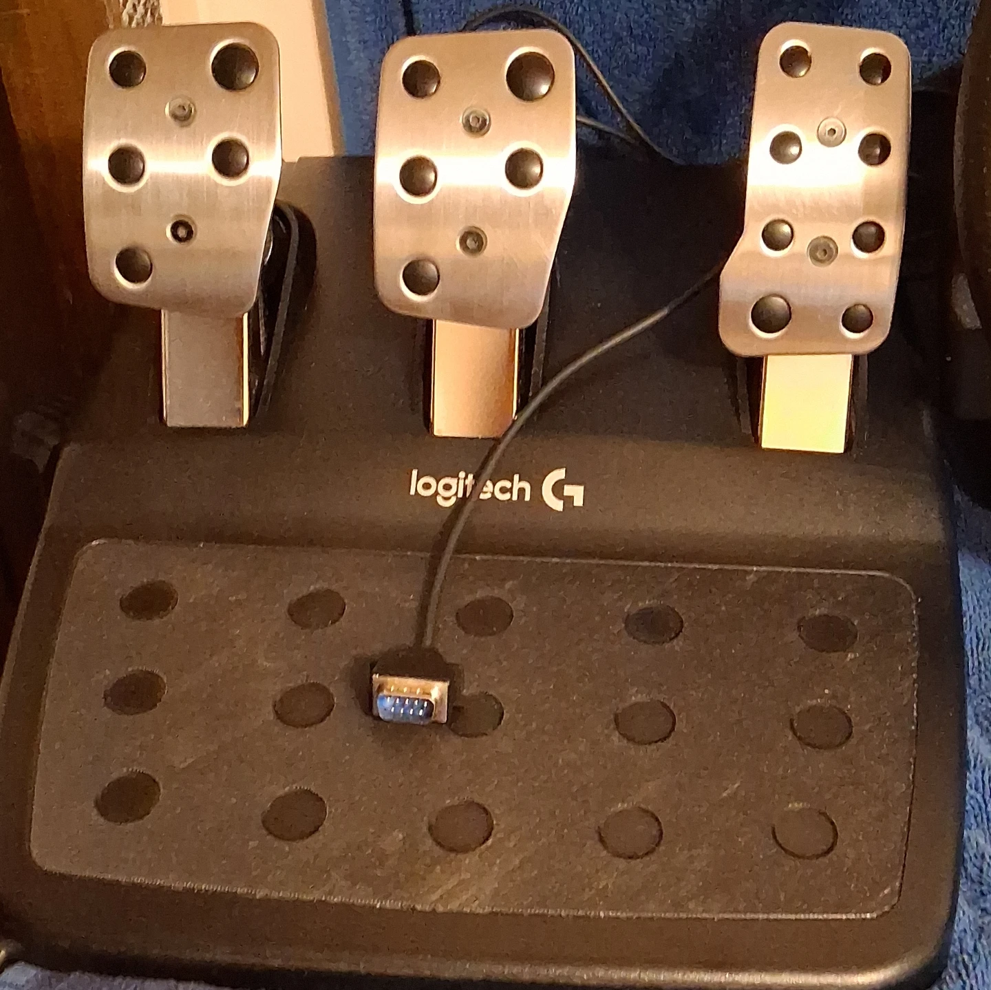 Logitech G G29 Racing Wheel and Shifter with Pedals - photo 4