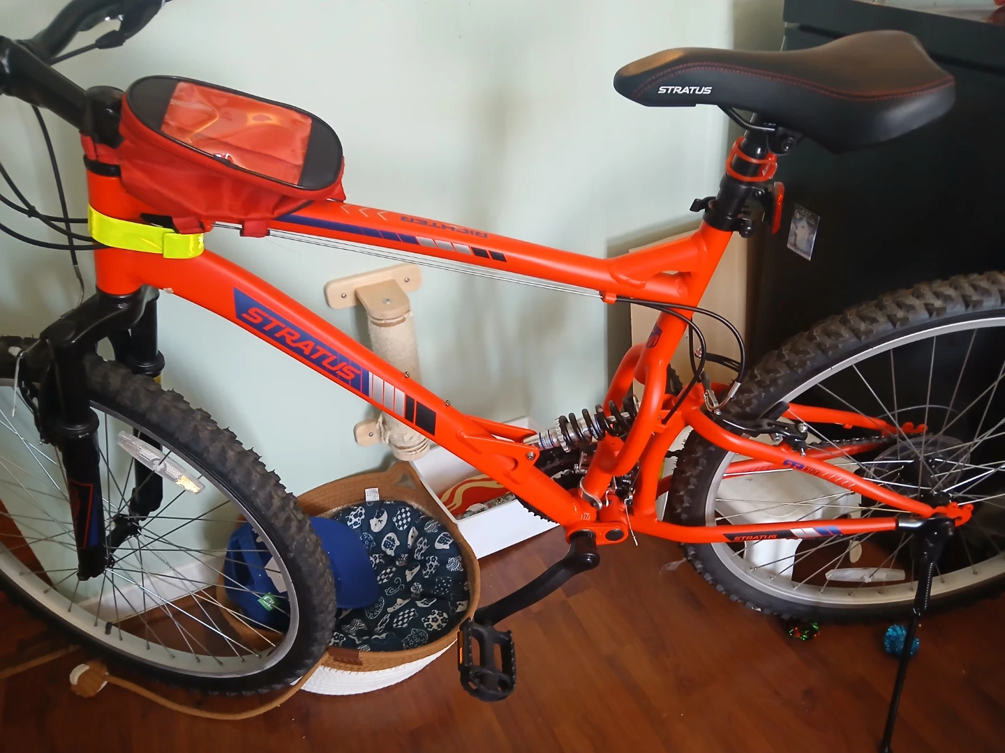 Stratus Full Suspension Mountain Bike
