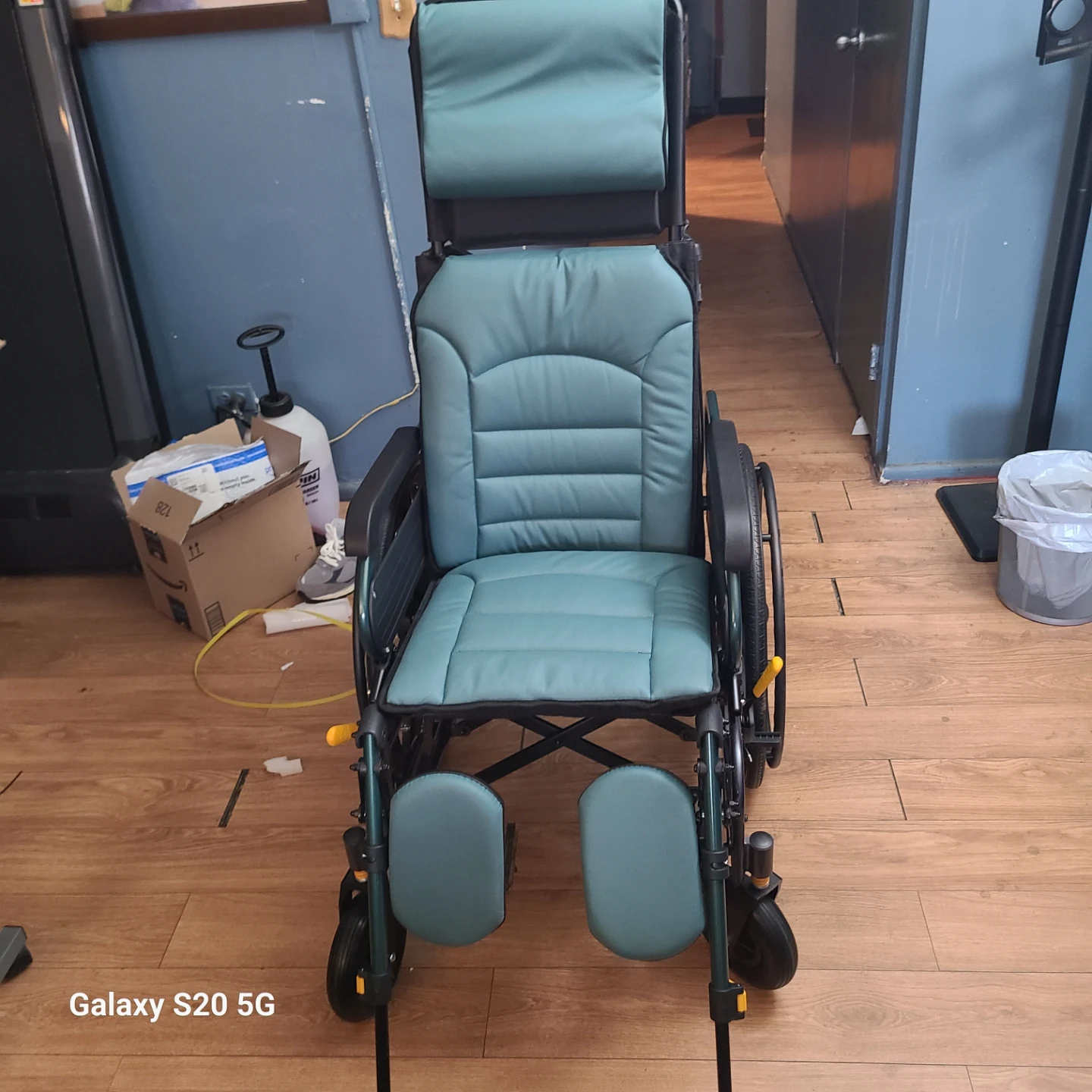Wheelchair with Leg Rests - photo 2
