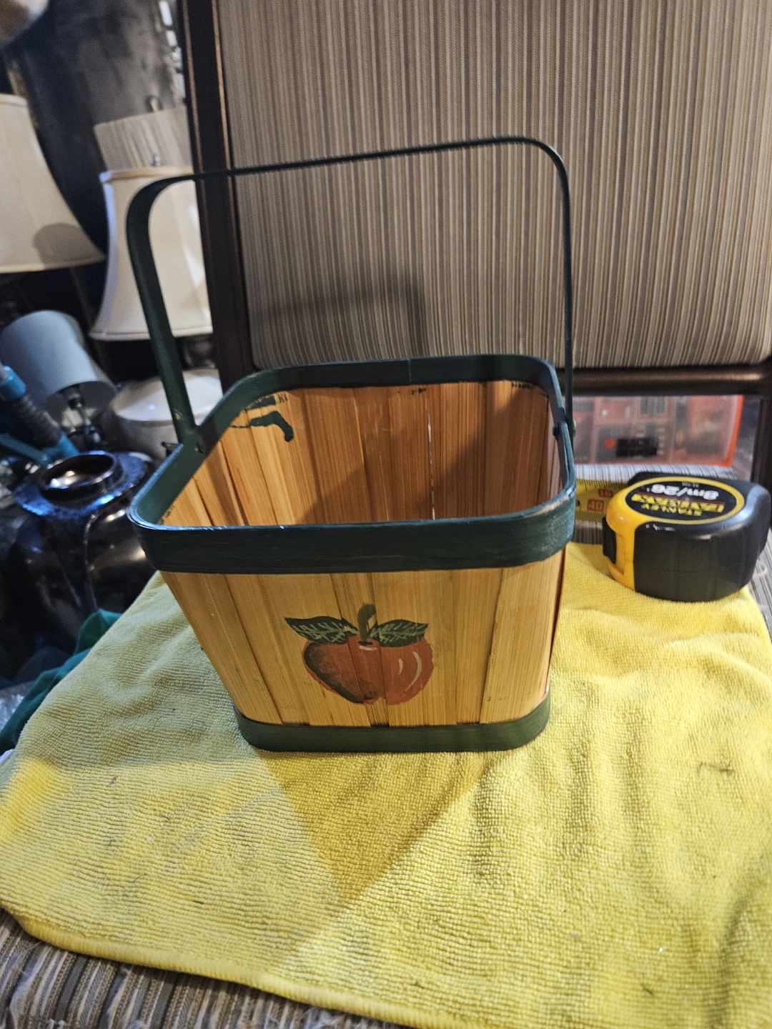 Apple Design Wooden Basket with Handle - photo 2