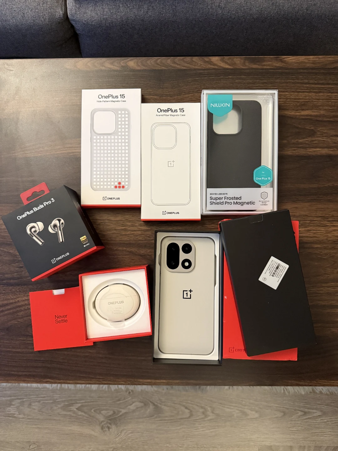 OnePlus 15 512GB LNIB + OnePlus Buds 3 Pro