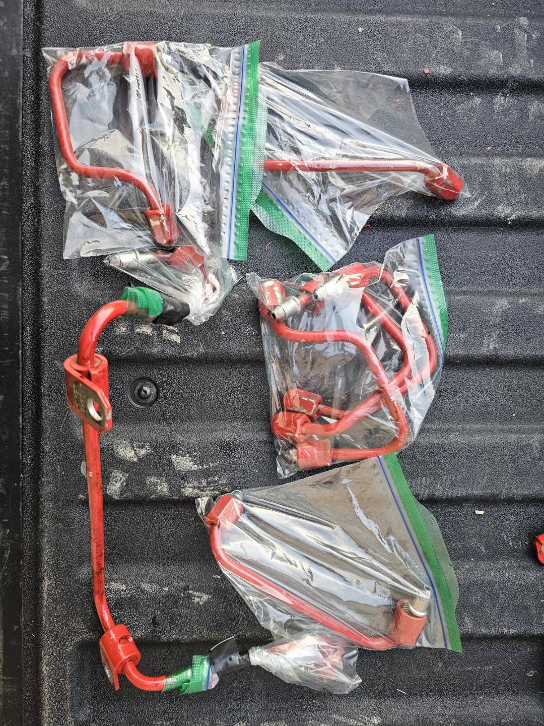 Hp fuel rail and lines from a cummins b6.7 cm2450 - photo 2