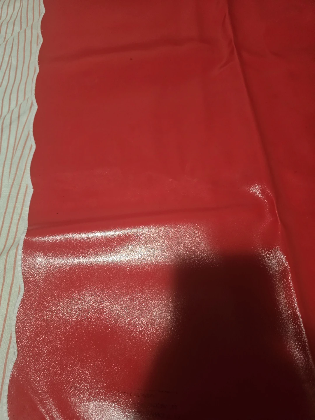 New long Red Scalloped Table Runner - photo 3