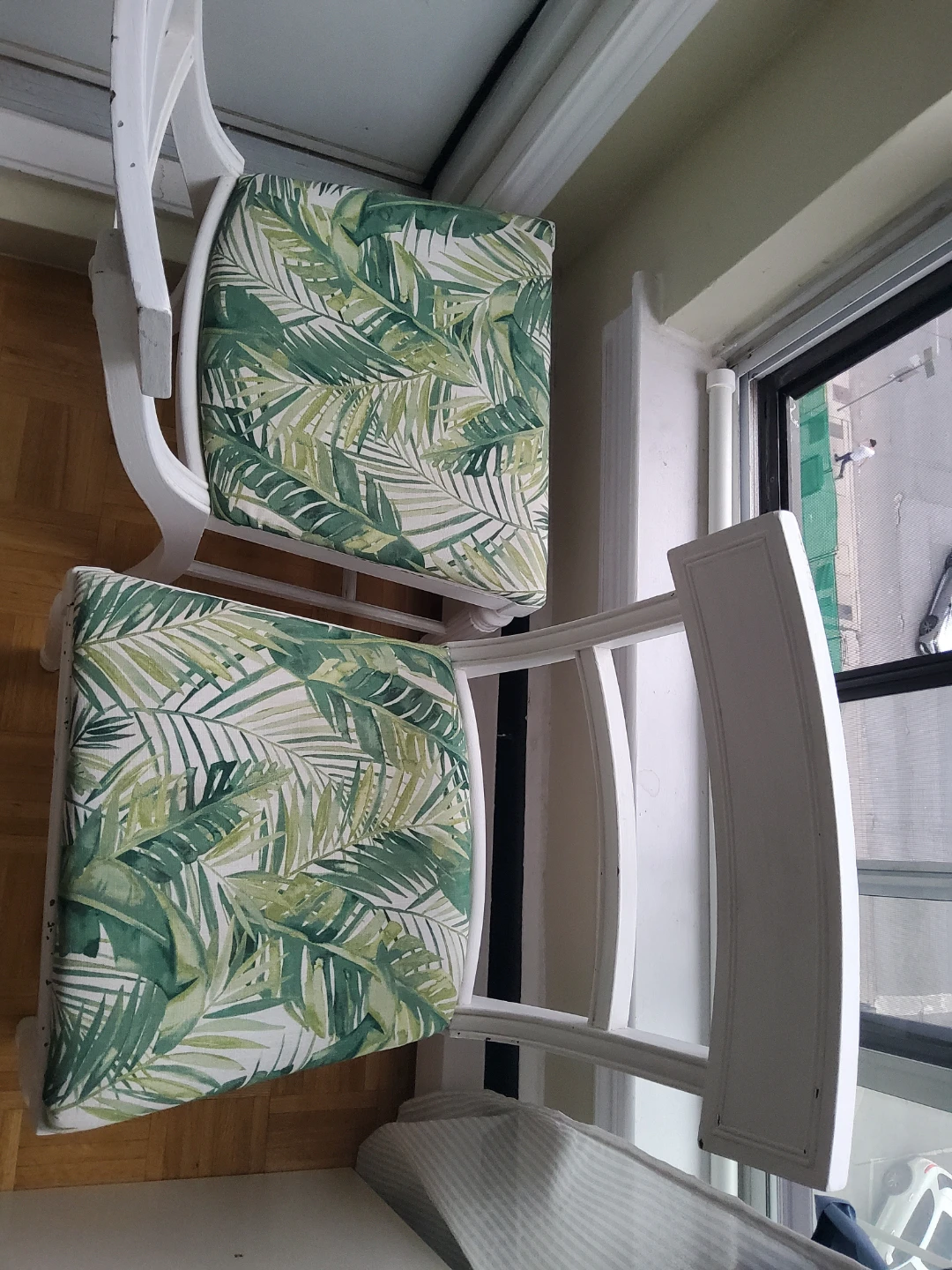 Set of 2 White  Chairs with Tropical Leaf Pattern - $ 25 - photo 3