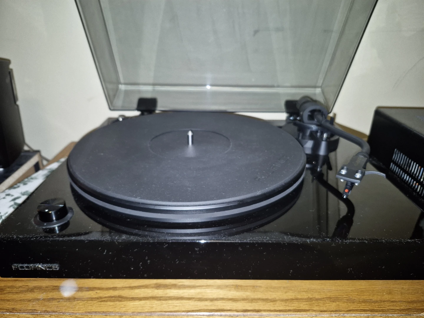 Fluance Reference RT82 Turntable - photo 2