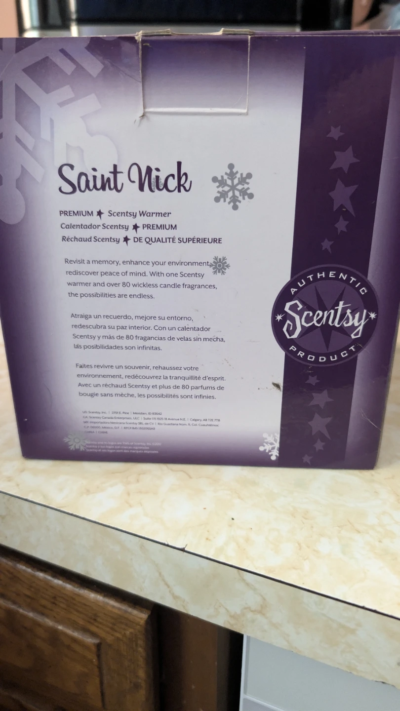Retired Scentsy Saint Nick Warmer