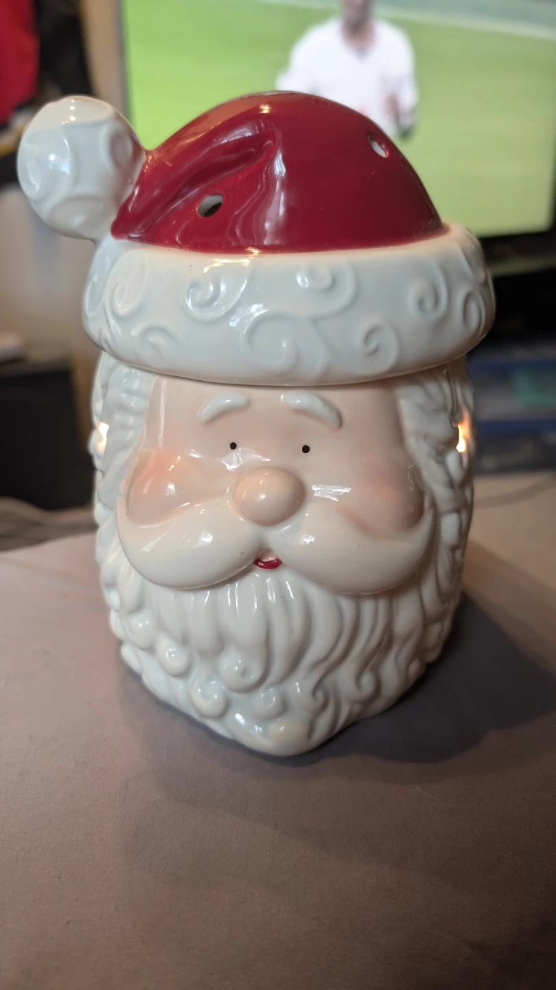 Retired Scentsy Saint Nick Warmer - photo 2