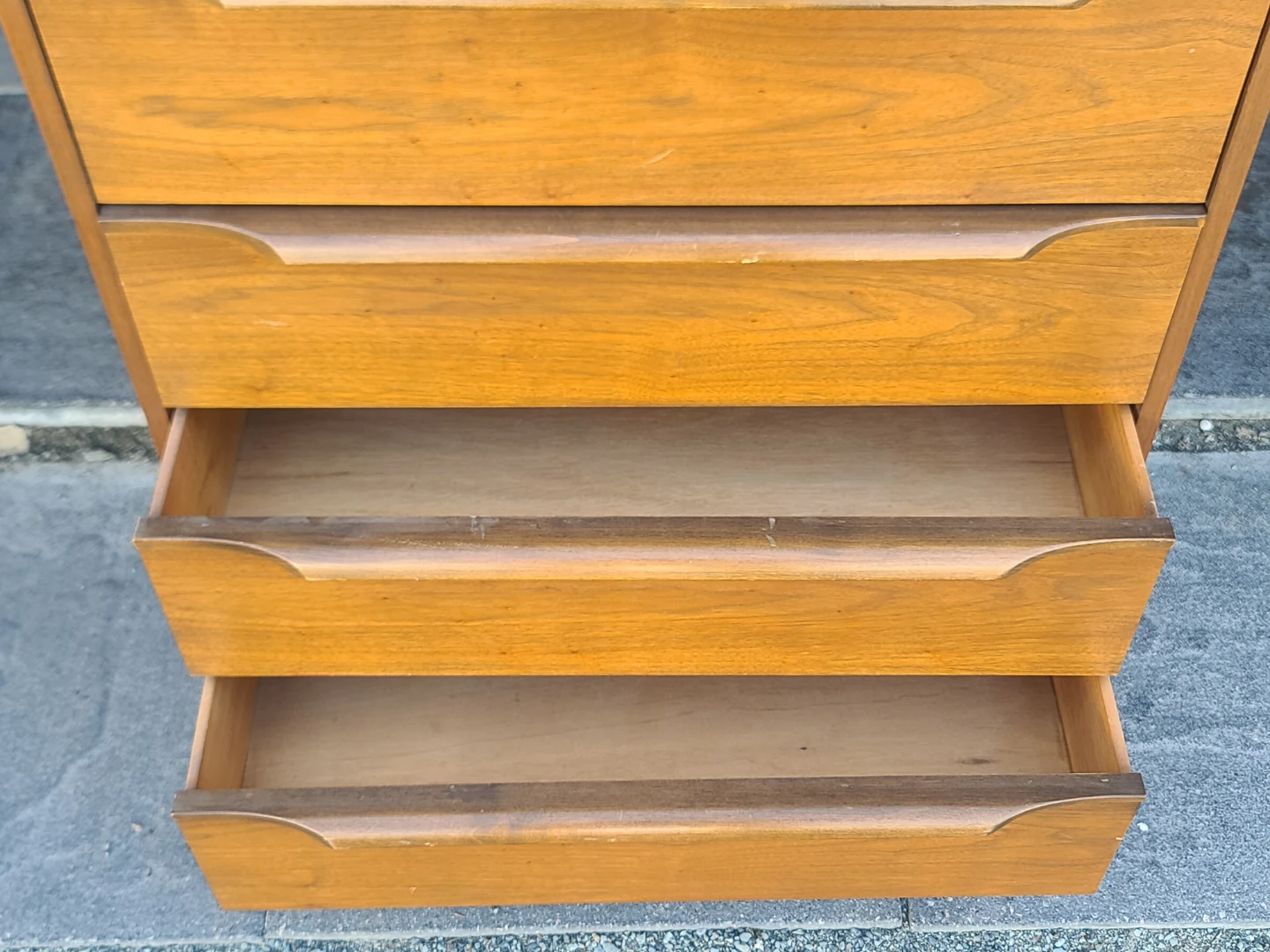Mid-Century Modern 4-Drawer Chest - photo 4