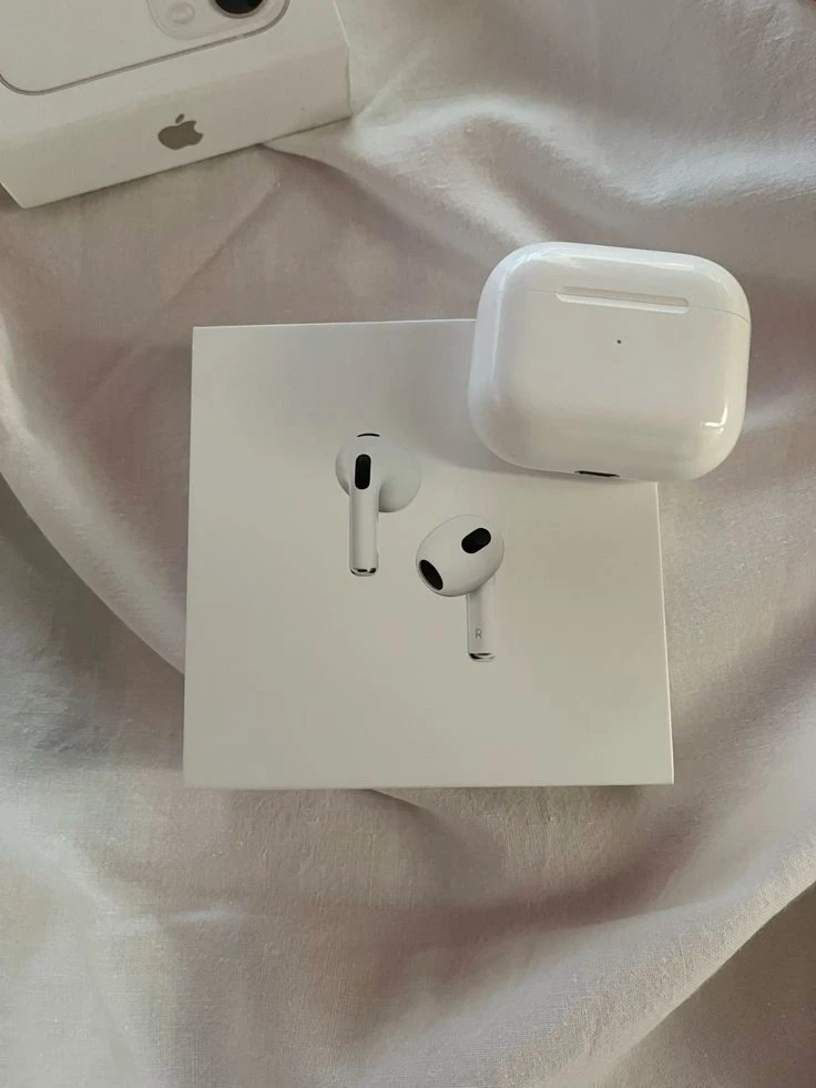 Apple AirPods Pro (2nd generation) with MagSafe Charging Case - photo 3
