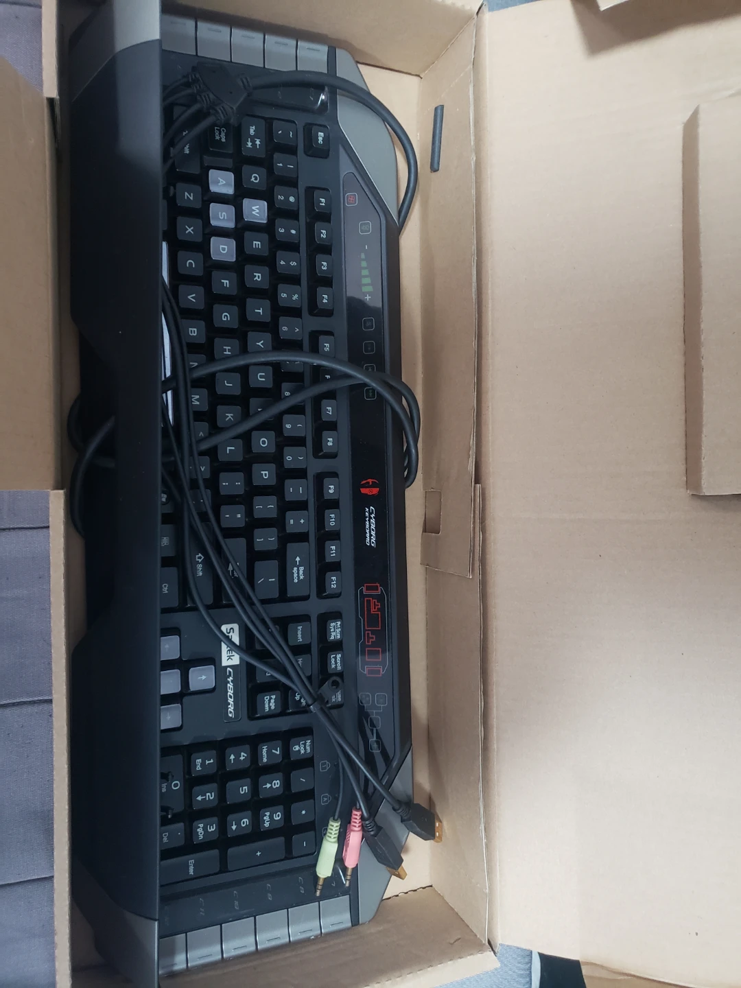Saitek cyborg gaming keyboard.