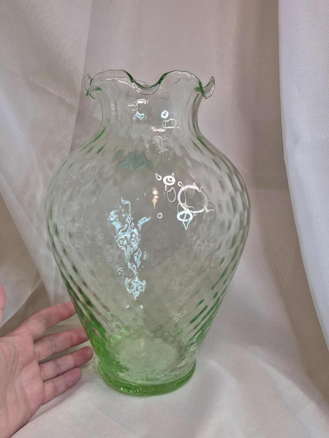 Beautiful Vintage 11 1/2' White Crystal Vase Italy