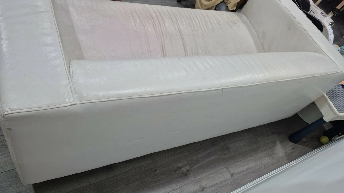 White Loveseat - photo 3