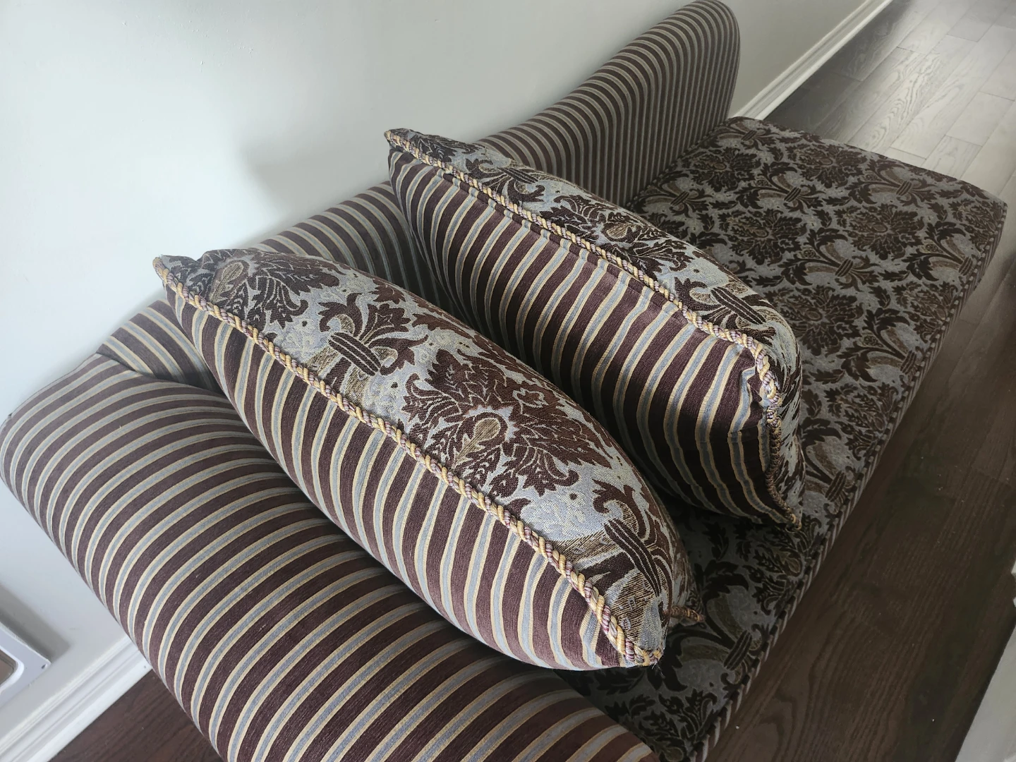 Vintage Damask & Stripe Chaise Lounge Daybed - photo 4