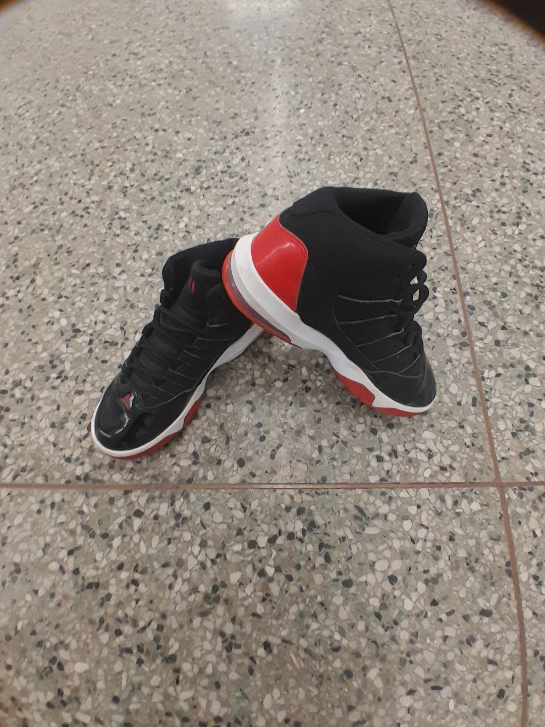 Jordan 11 Retro Basketball Shoes Teens/Boys Size 5 - photo 3