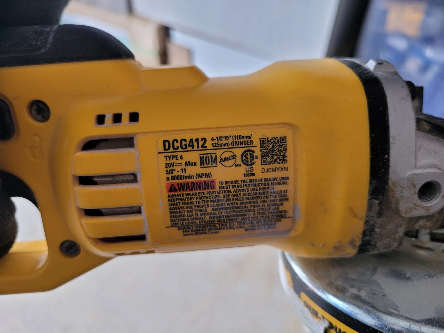 DeWalt DCG412 20V MAX 4-1/2" Angle Grinder - photo 2
