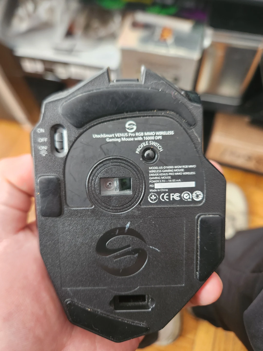 UtechSmart VENUS Pro MMO Wireless Gaming Mouse - photo 3