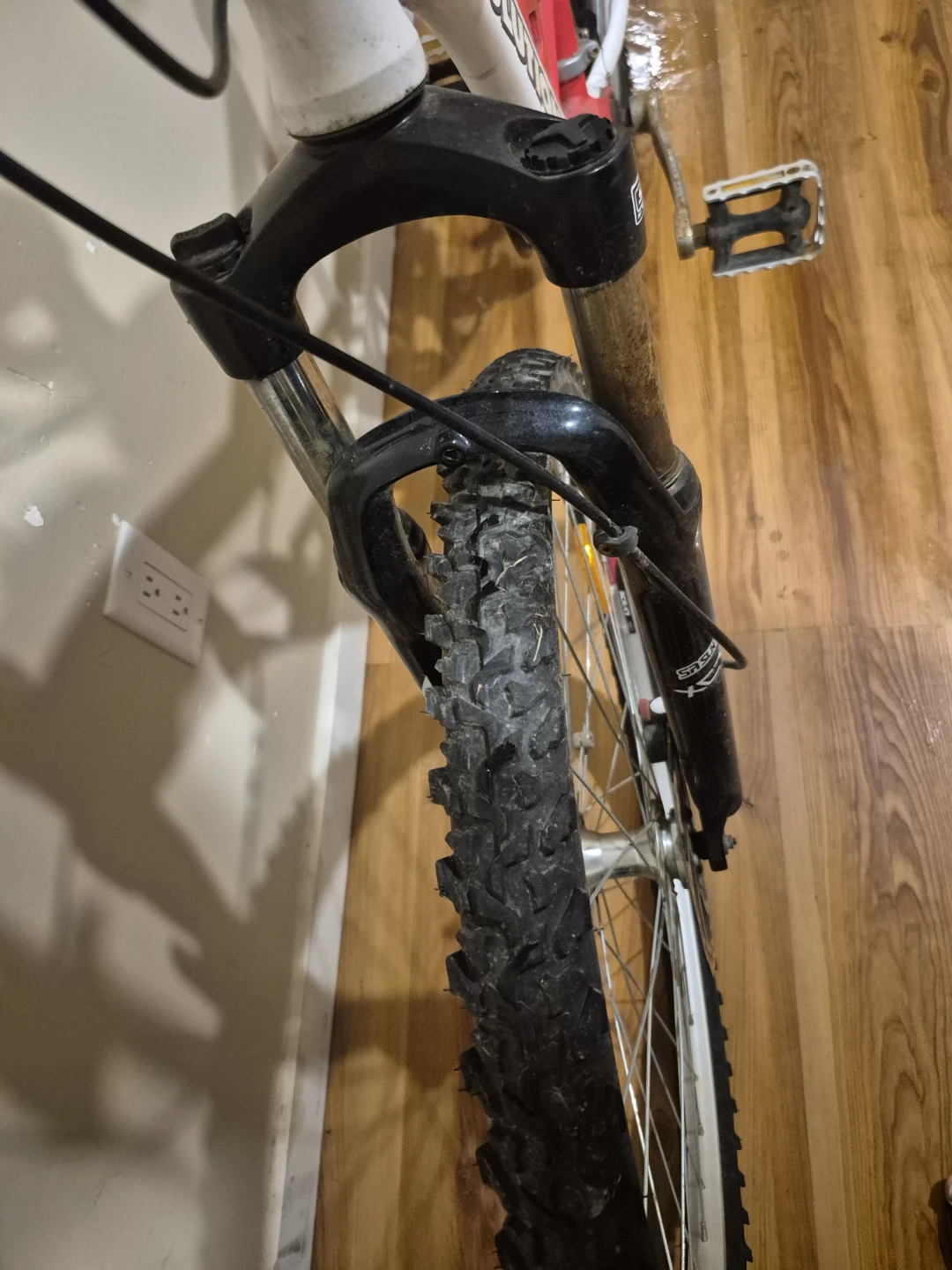 Revolution Outland Mountain Bike - photo 3