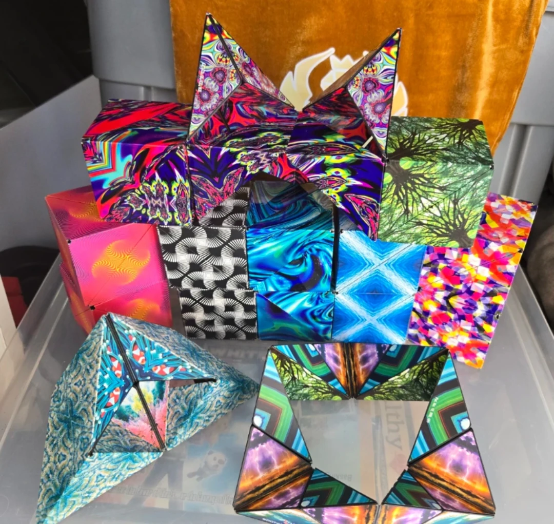 Fun In Motion Toys "Shape Shifter" Kaleido-Cube Set