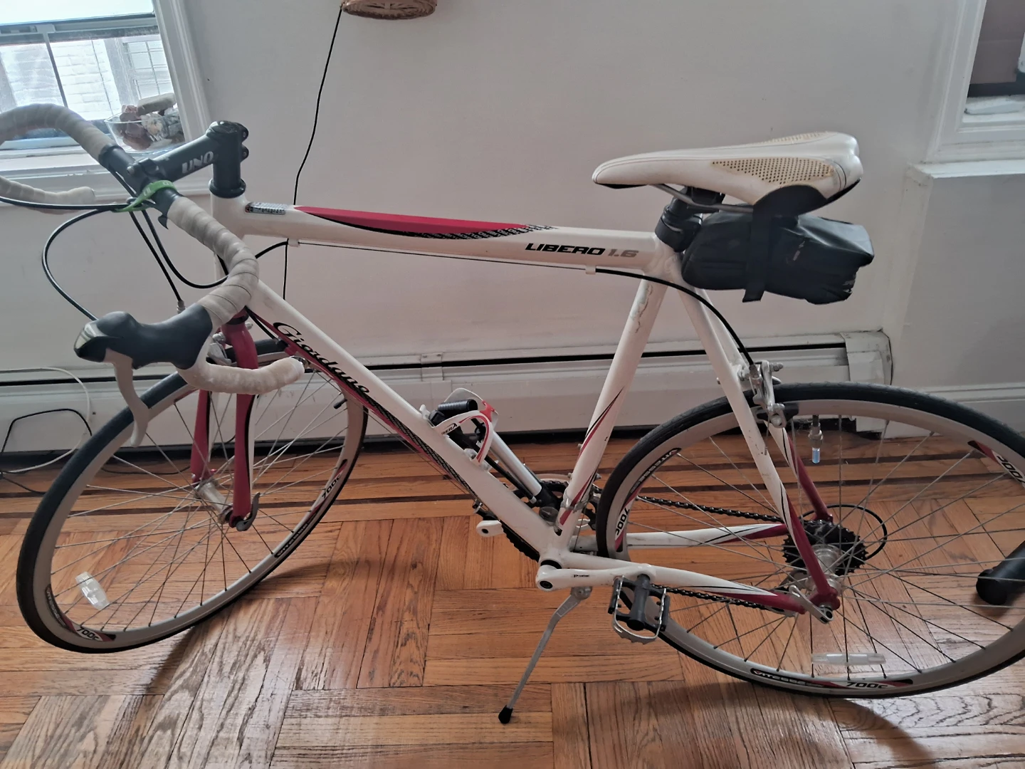 Used Libero 1.6 25inch with accessories