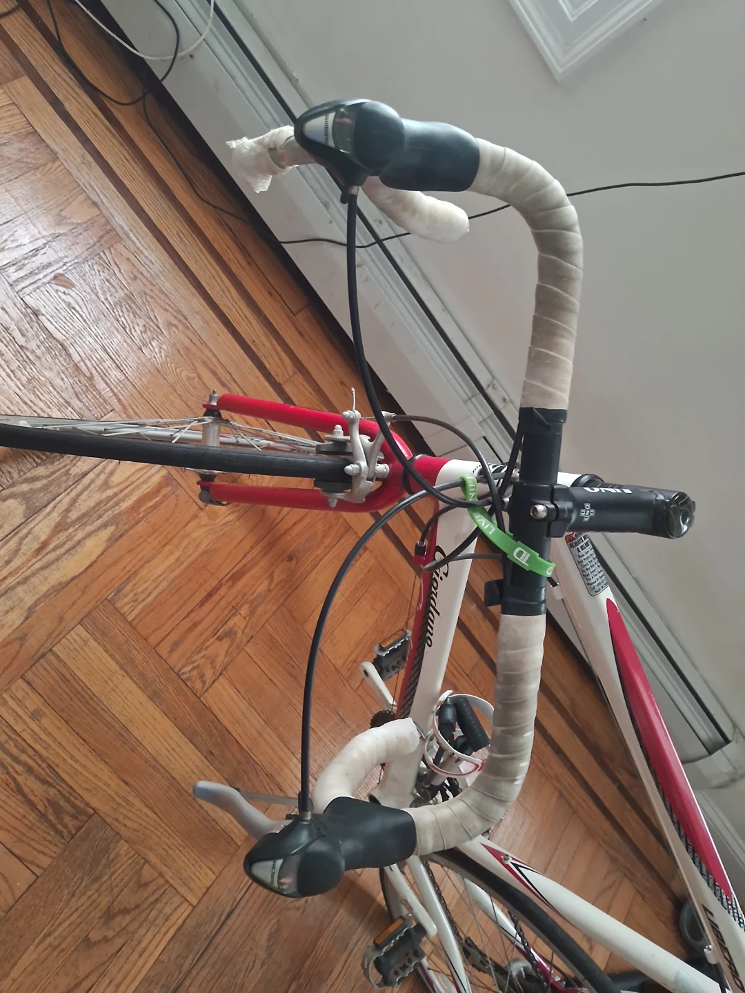 Used Libero 1.6 25inch with accessories - photo 2