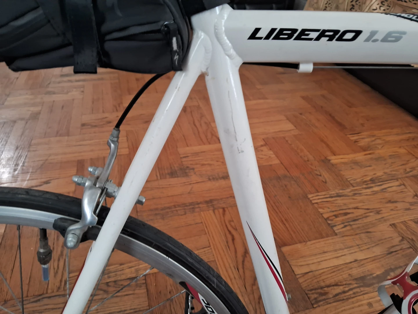 Used Libero 1.6 25inch with accessories - photo 4