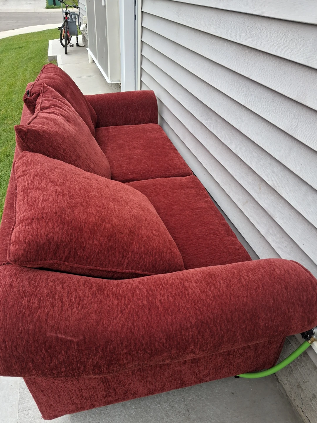 Beautiful Red 3-Seater Sofa Couch - Great Condition! - photo 4