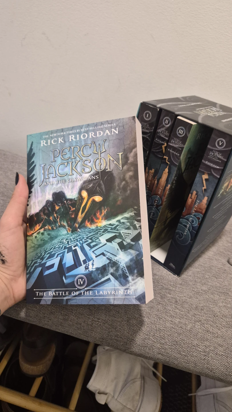 Percy Jackson and the Olympians Book Series Box Set