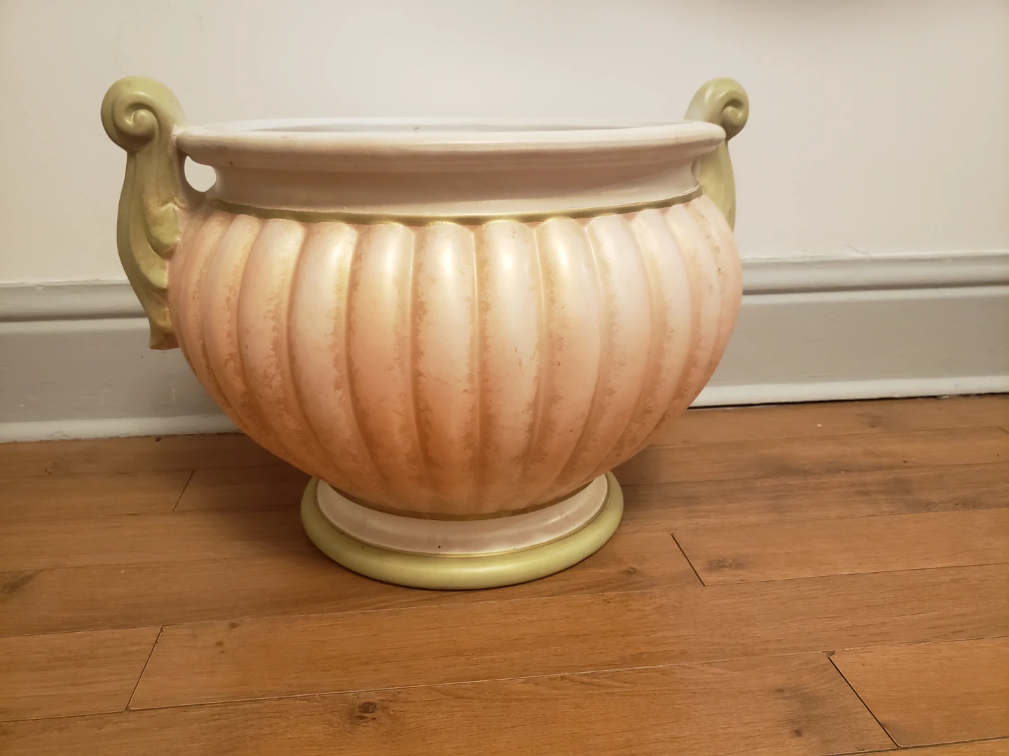 Big clay flower pot 14 inch tall - photo 4