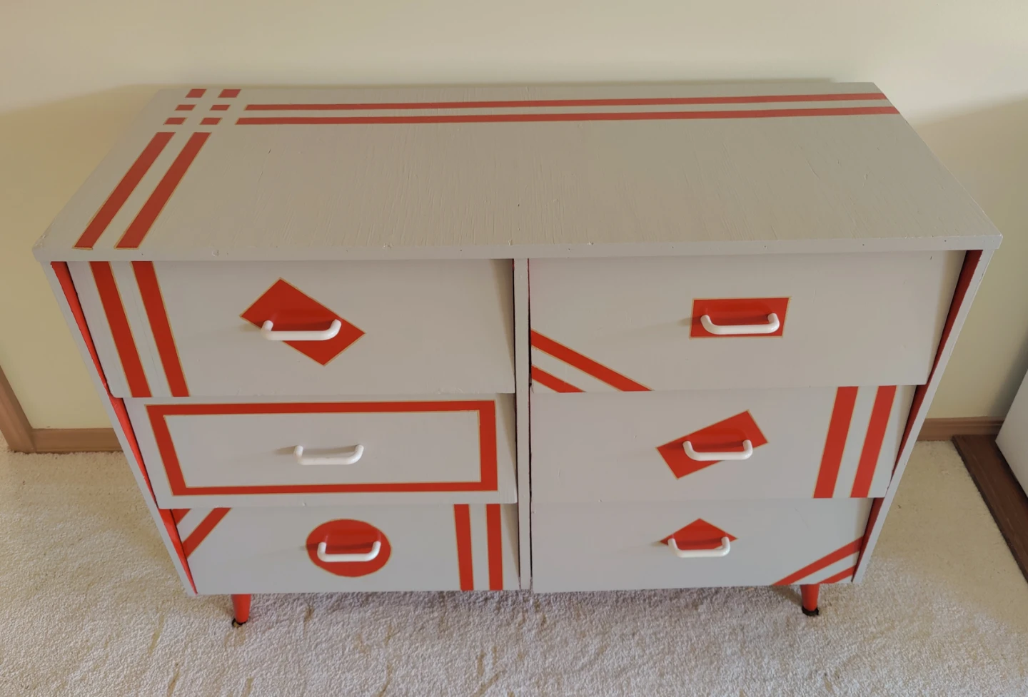 Retro 6-Drawer Dresser with Red Accents - photo 3