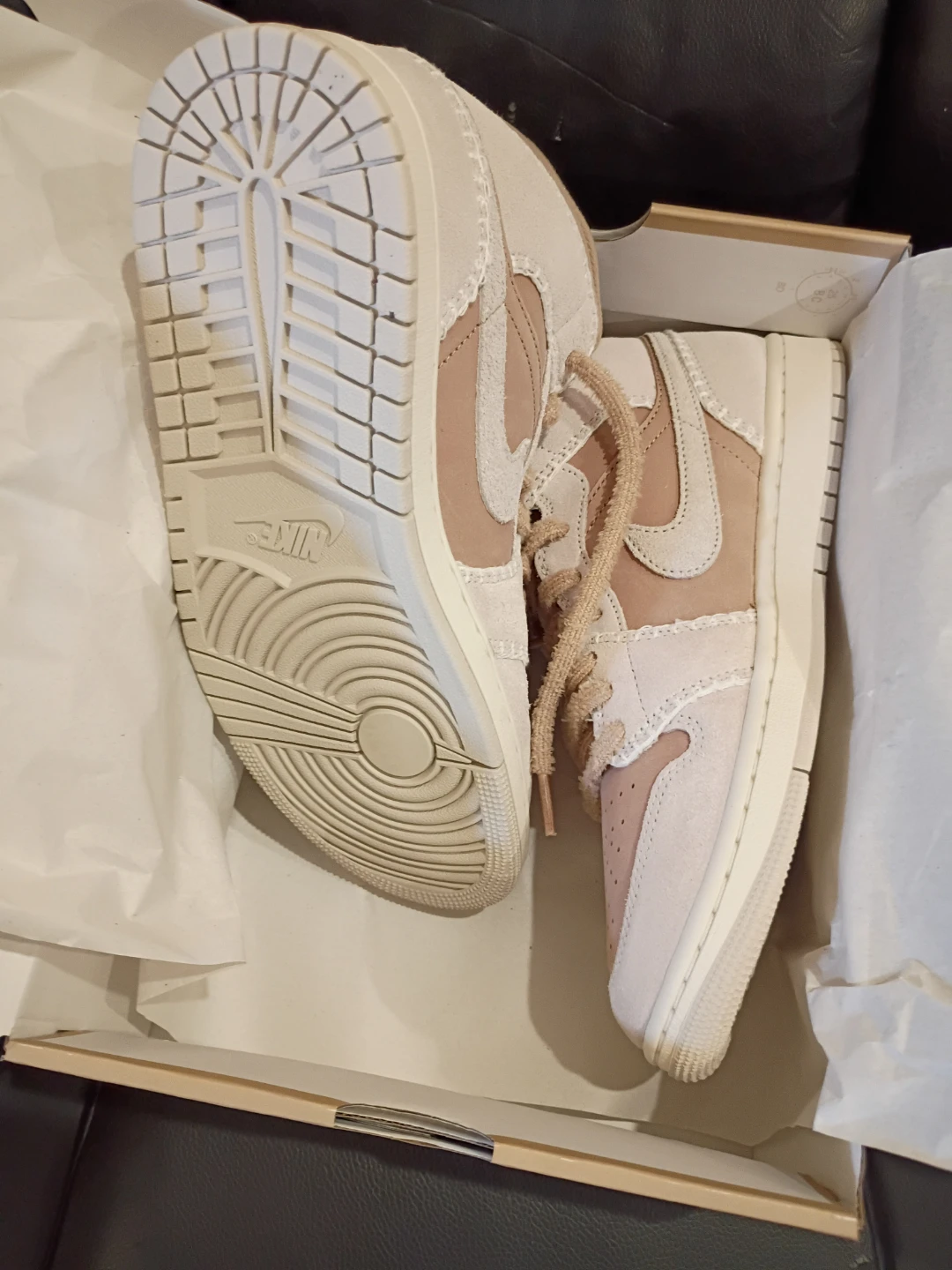 Air Jordan 1 Mid SE Shoes - photo 2
