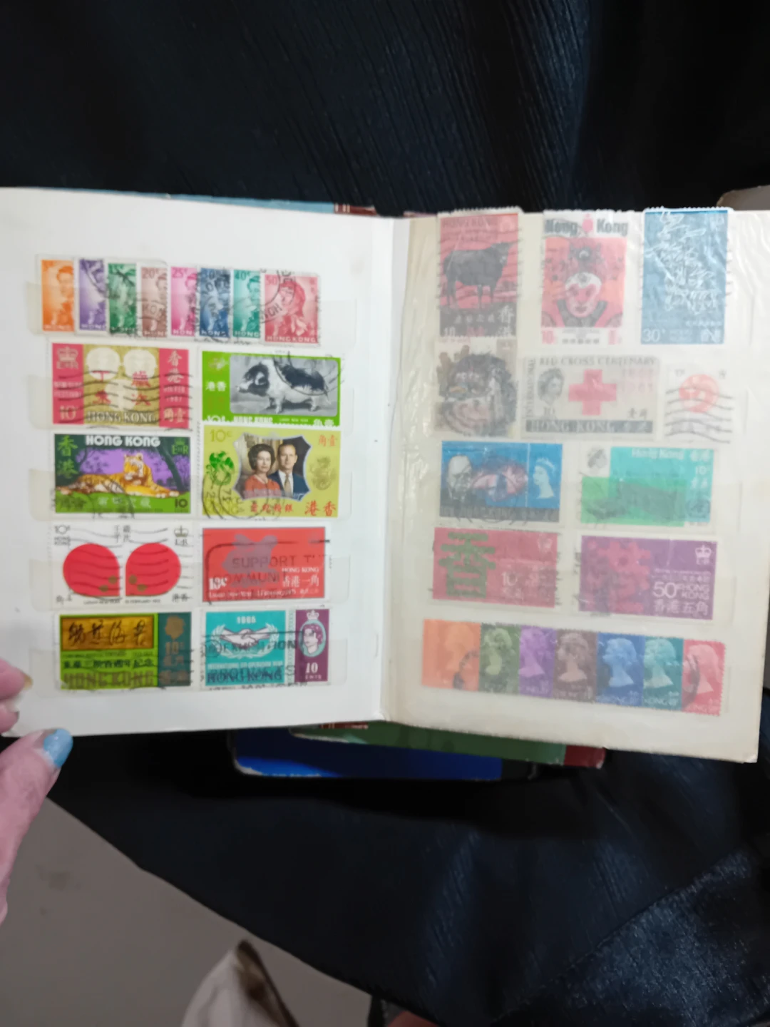 Stamp Album with Assorted Stamps - photo 4