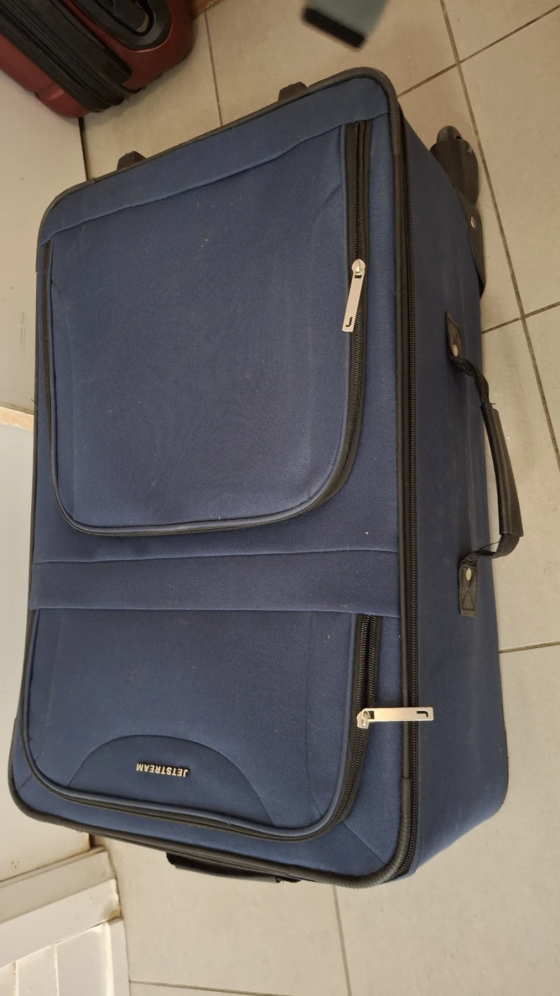 Jetstream Blue medium sized suitcase 40cmx60cmx22cm