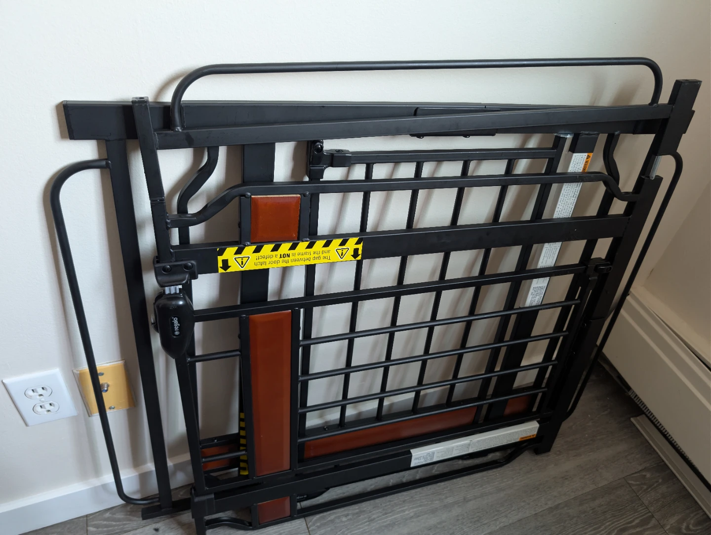 2 baby gates and Queen bed Mattress