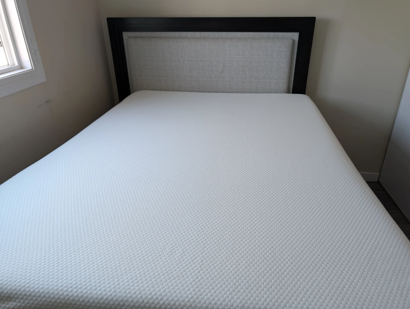 2 baby gates and Queen bed Mattress - photo 2