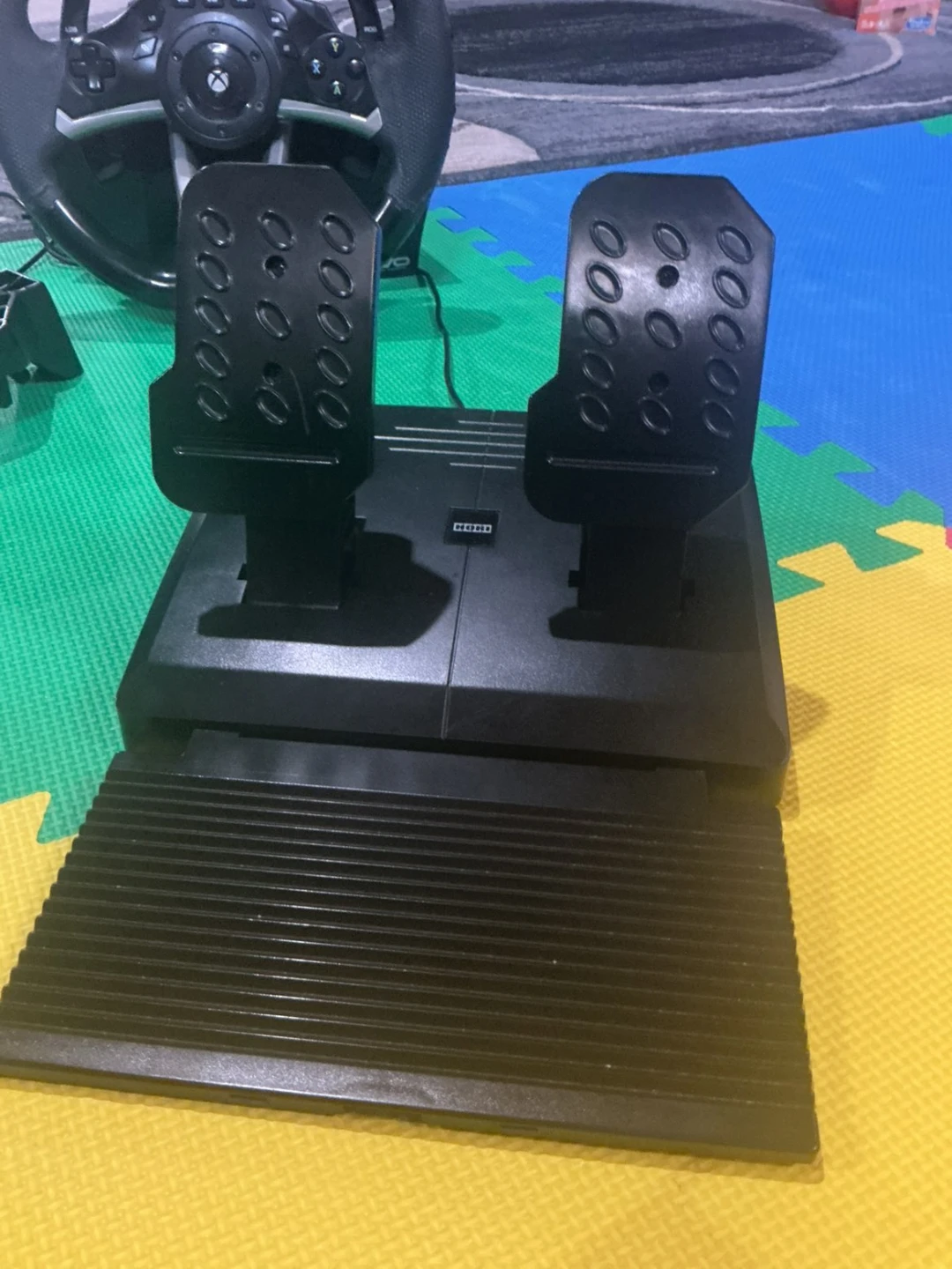 $100 LESS THAN RETAIL Hori Racing Wheel Overdrive with Pedals - photo 2