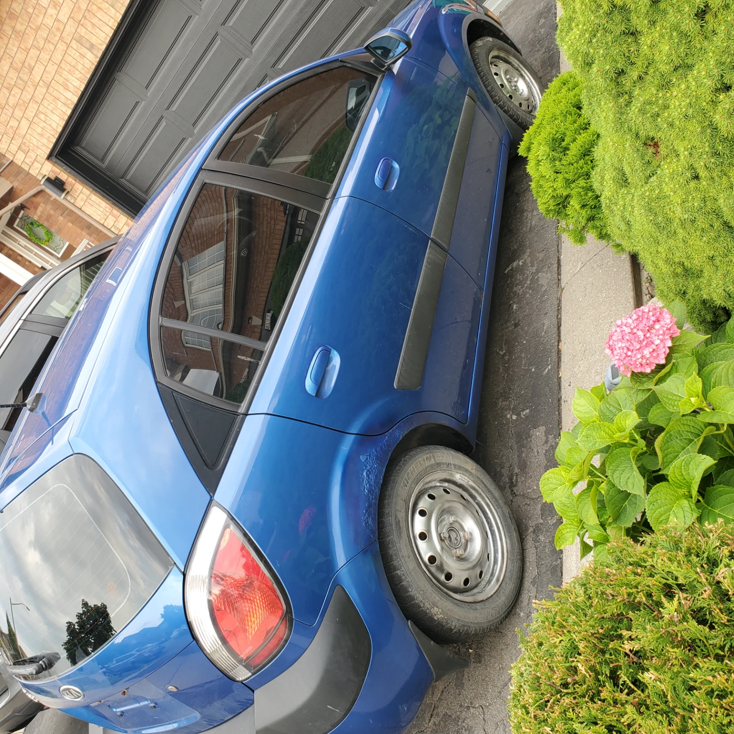 Blue Kia Rio5 - photo 4