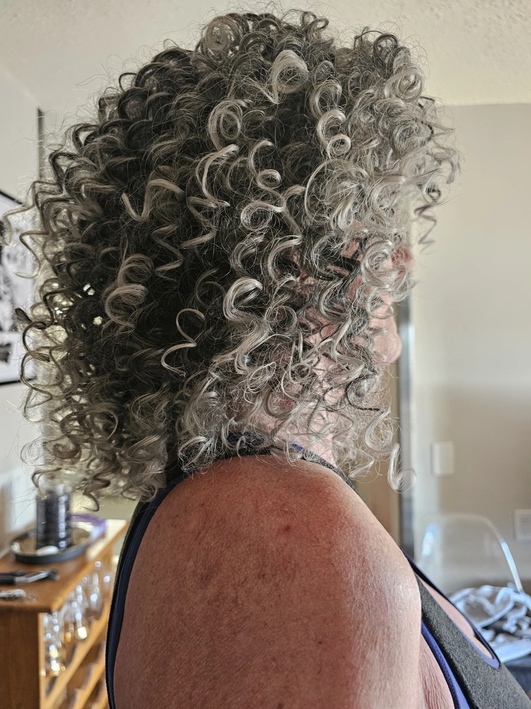 Wig, curly grey and black - photo 3
