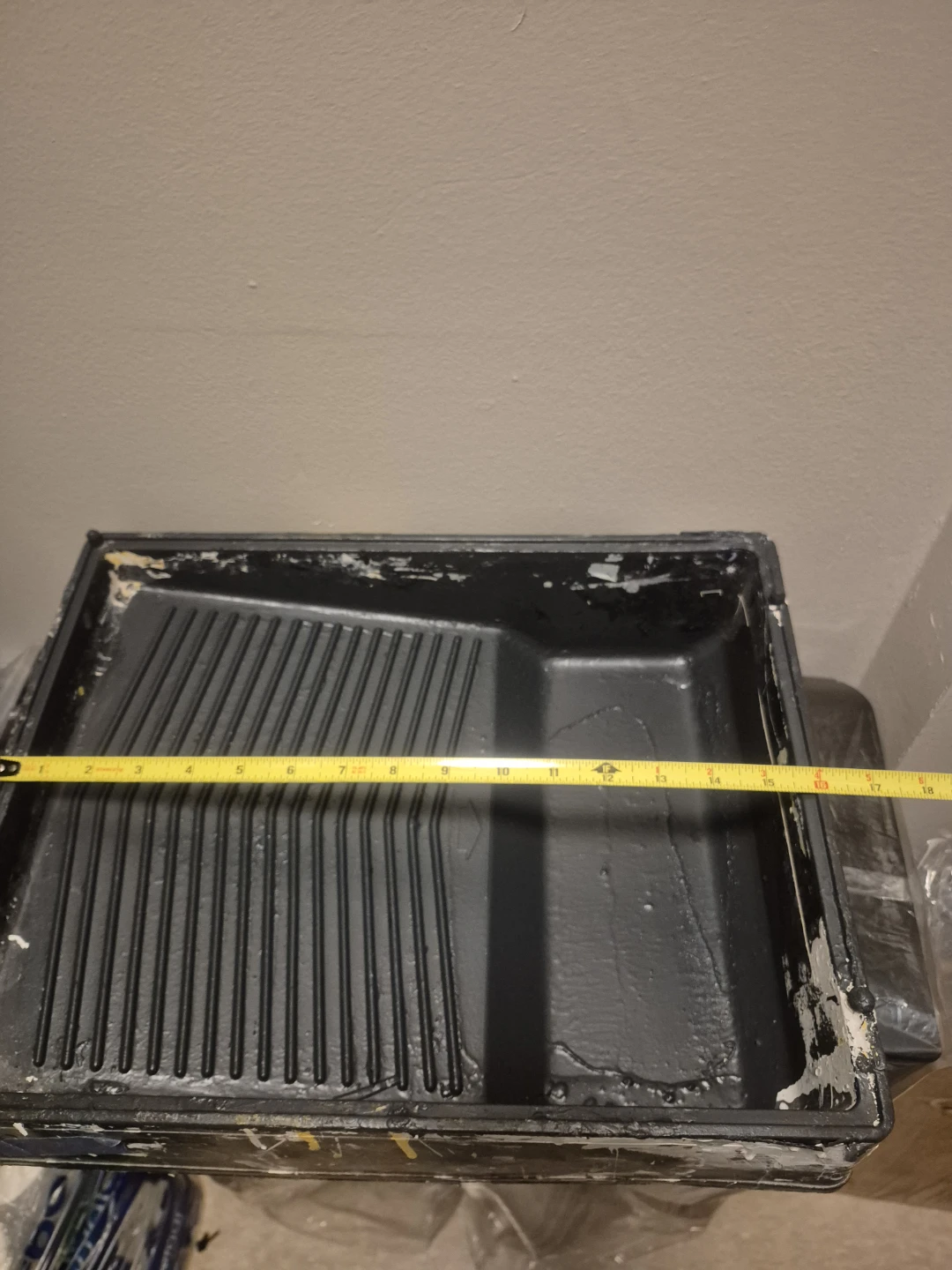 Used Paint Roller Tray with Roller - photo 2