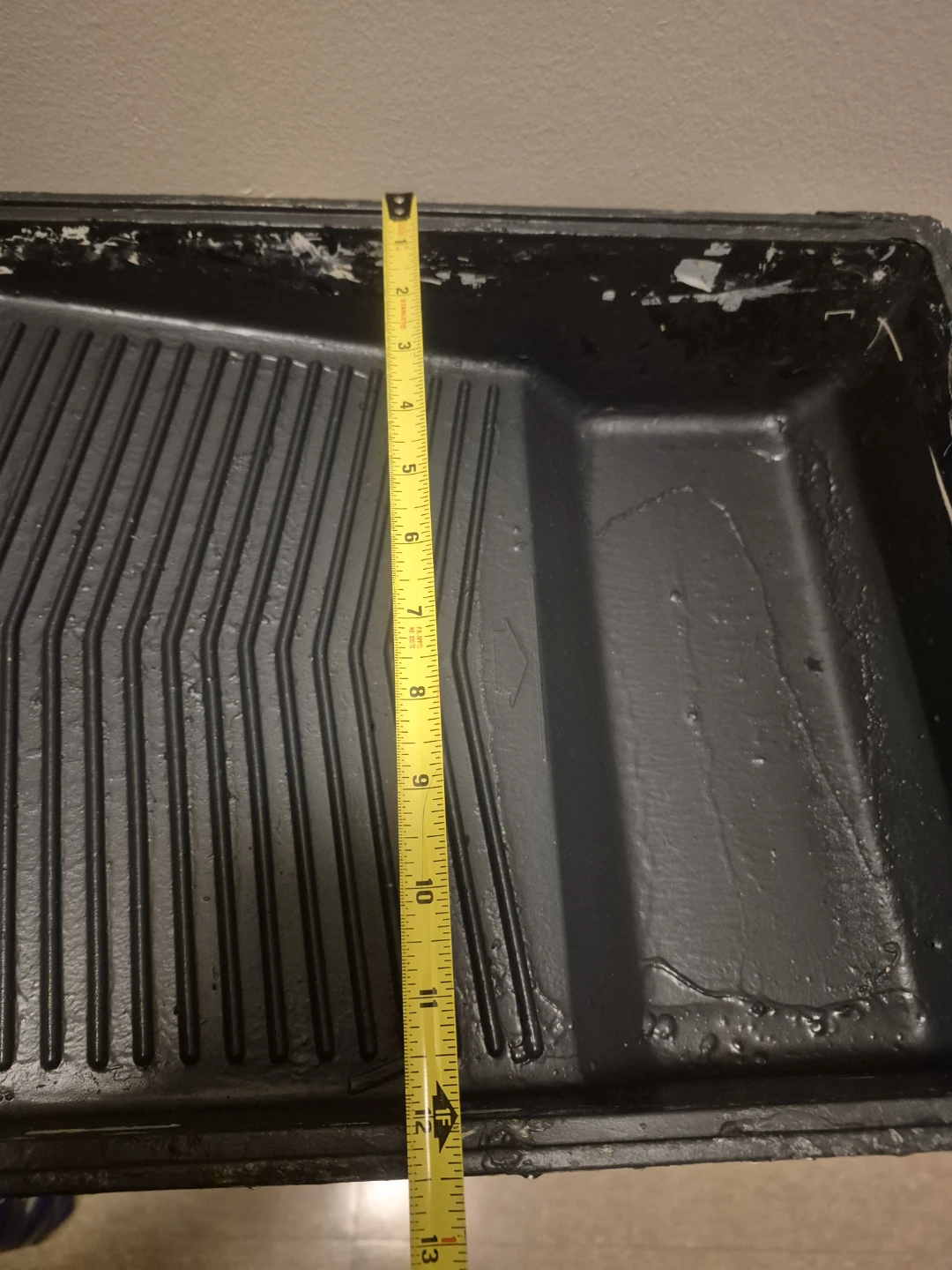 Used Paint Roller Tray with Roller - photo 3