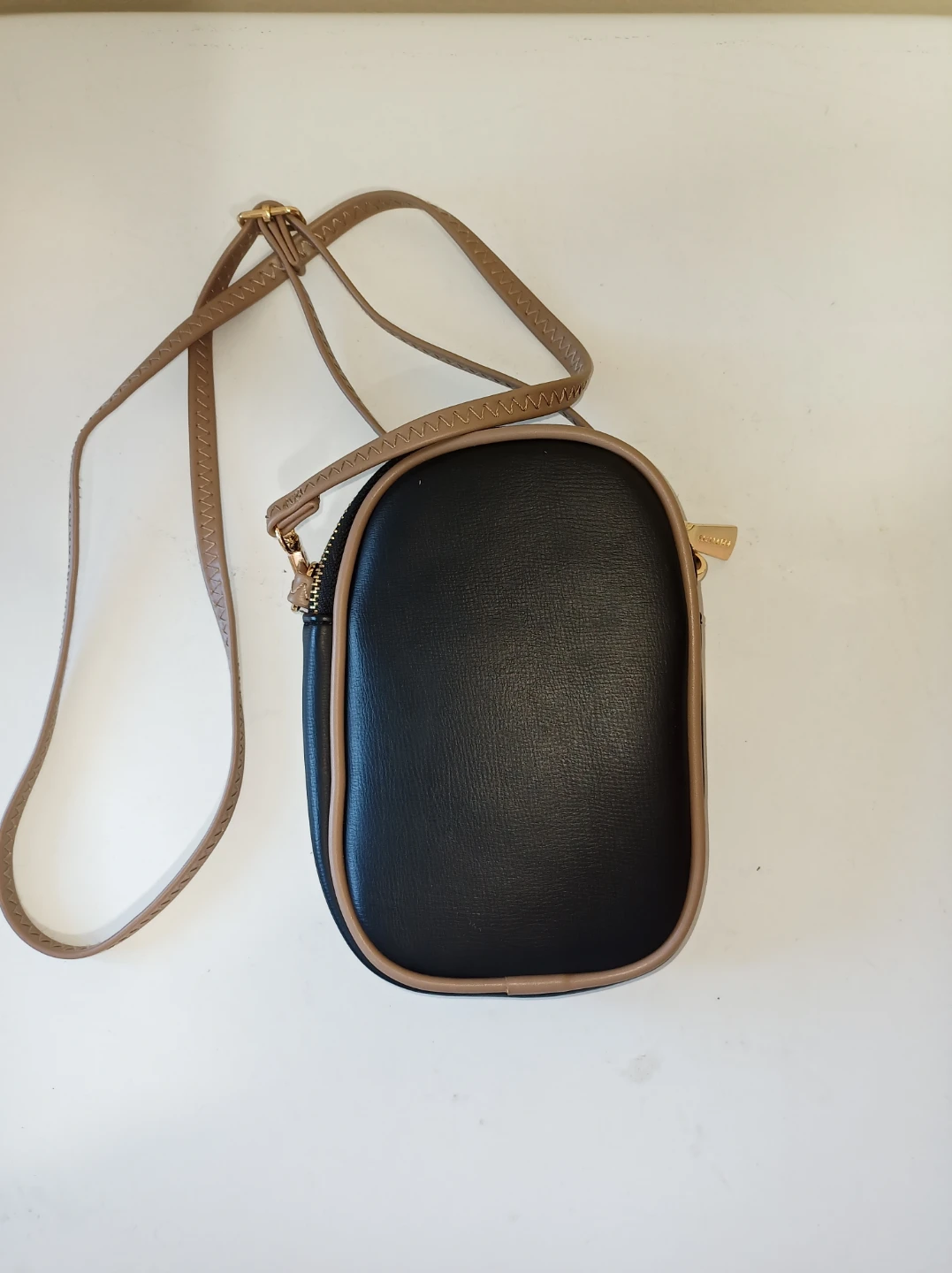 New~Prettyzys Collection Black Crossbody Bag - photo 2