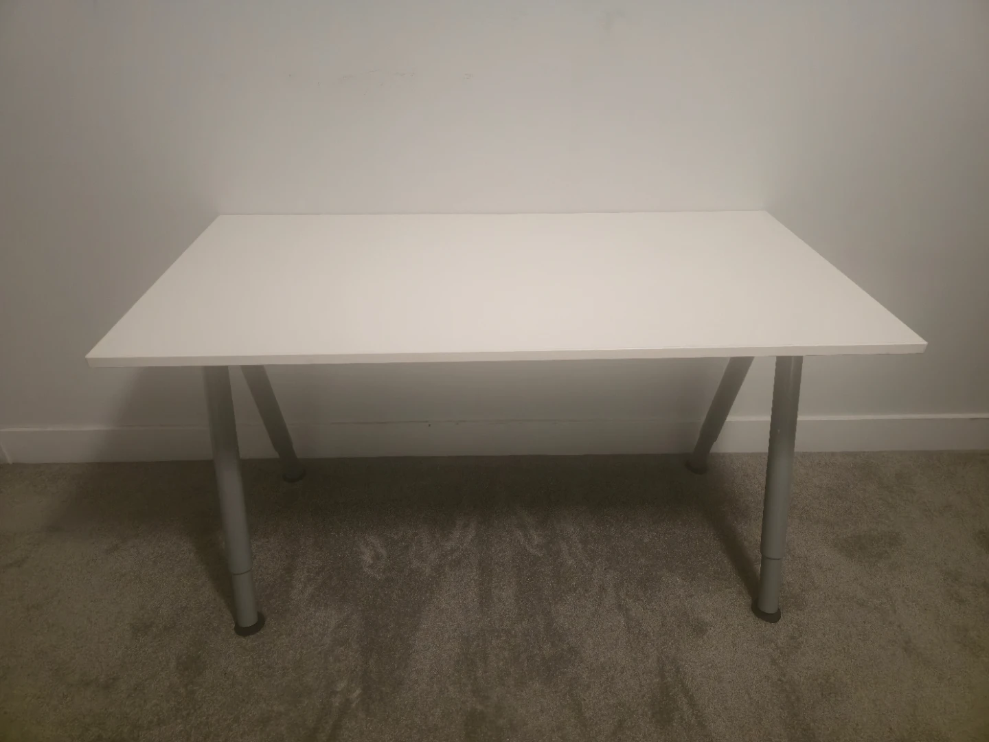 White Desk and chair (50$ for both) - photo 2