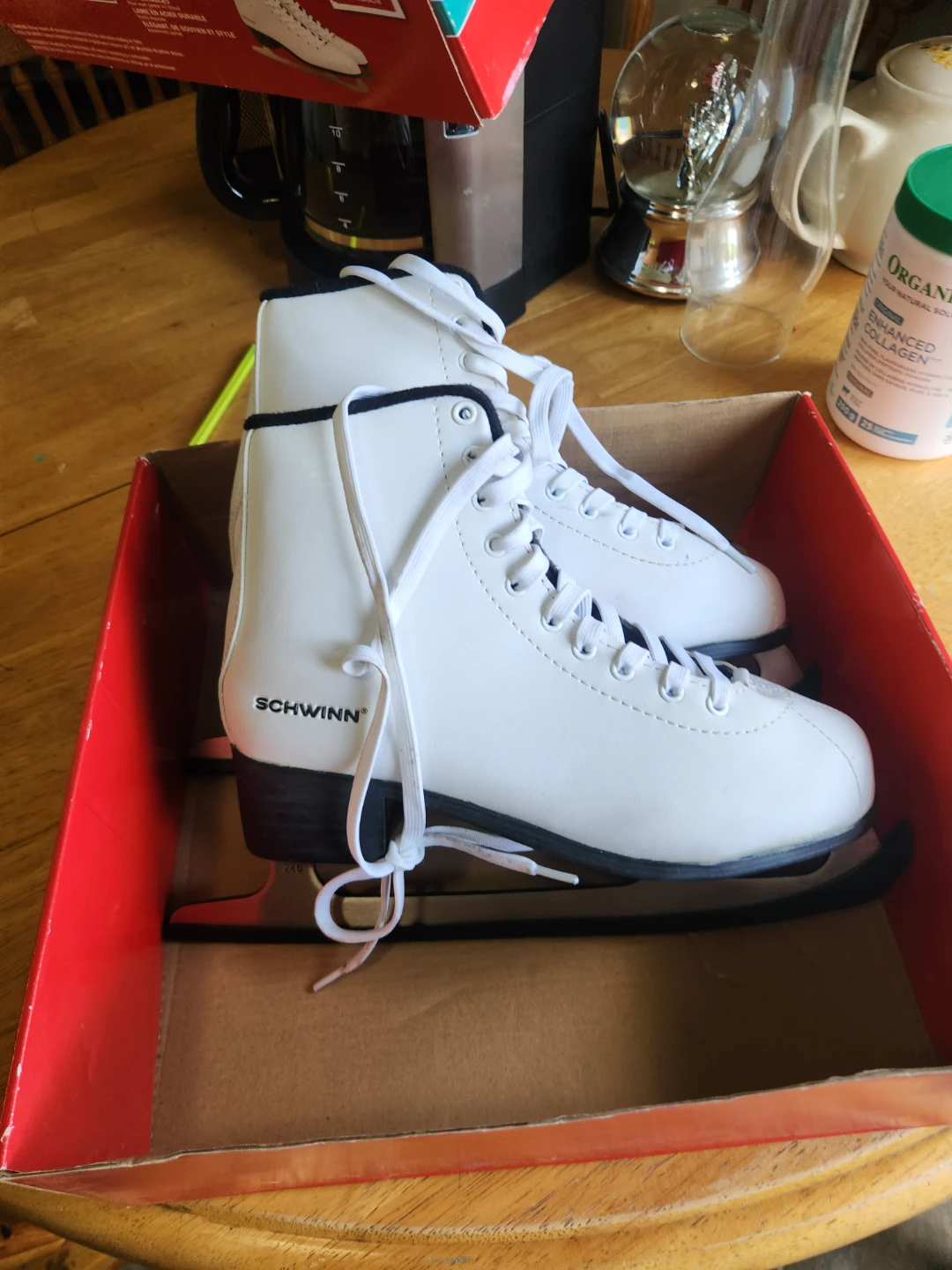 Schwinn White Figure Skates Size 6 - photo 2