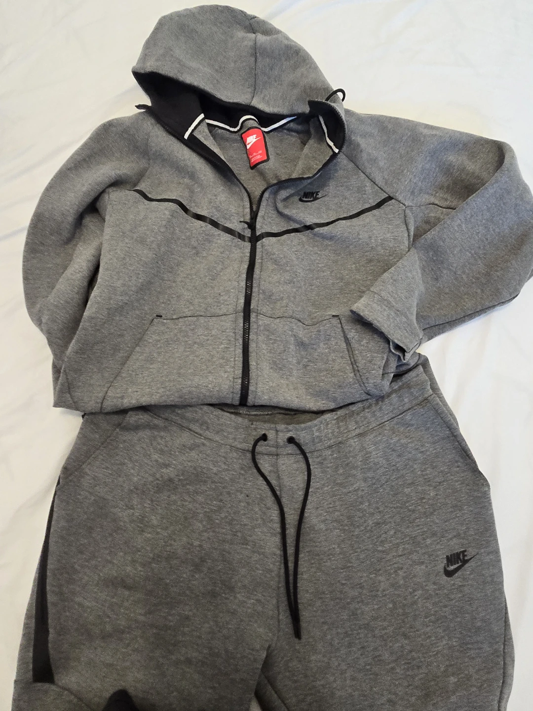 Nike Tech Fleece Hoodie and Pants Set - photo 2