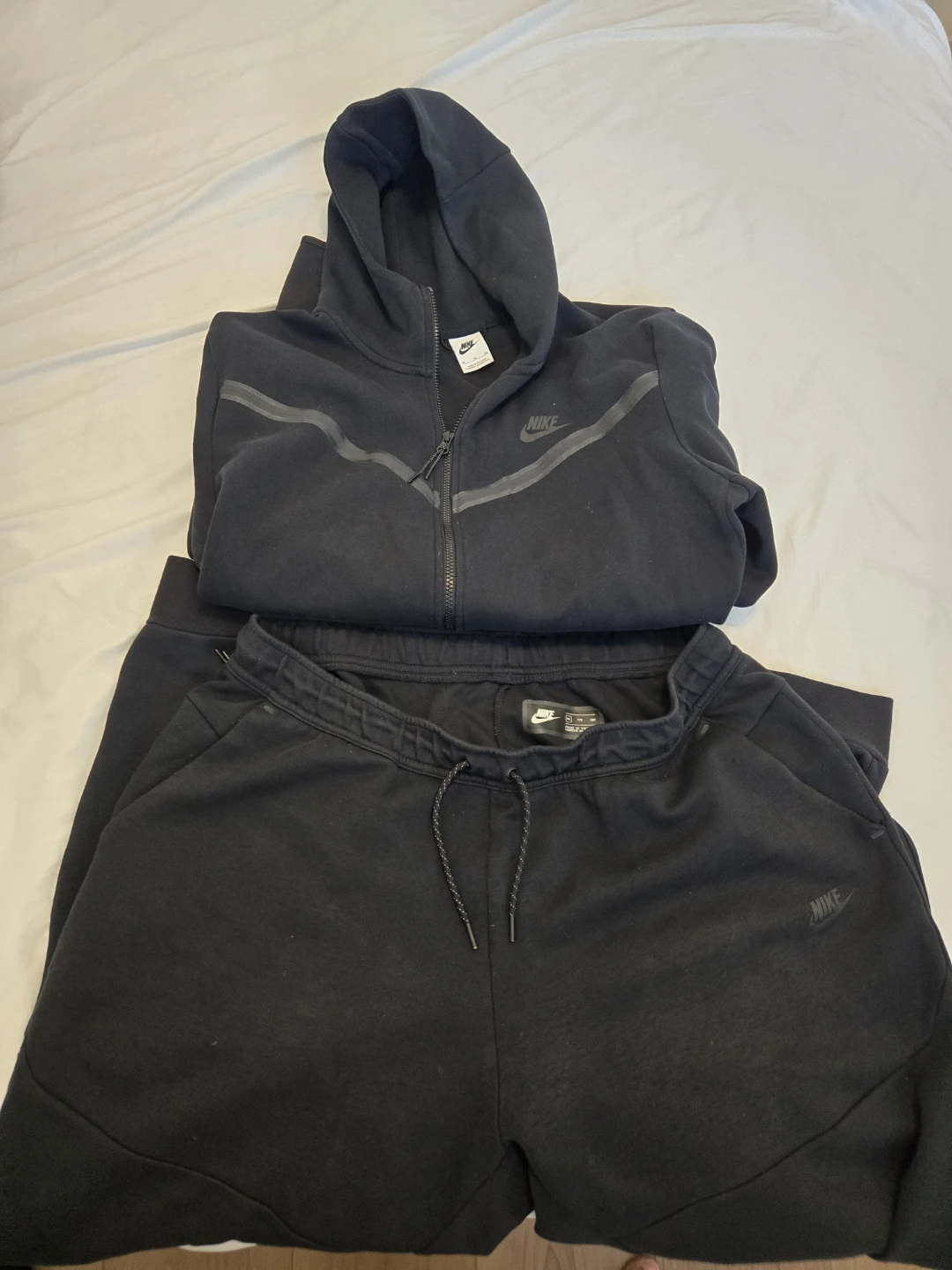 Nike Tech Fleece Hoodie and Pants Set - photo 4