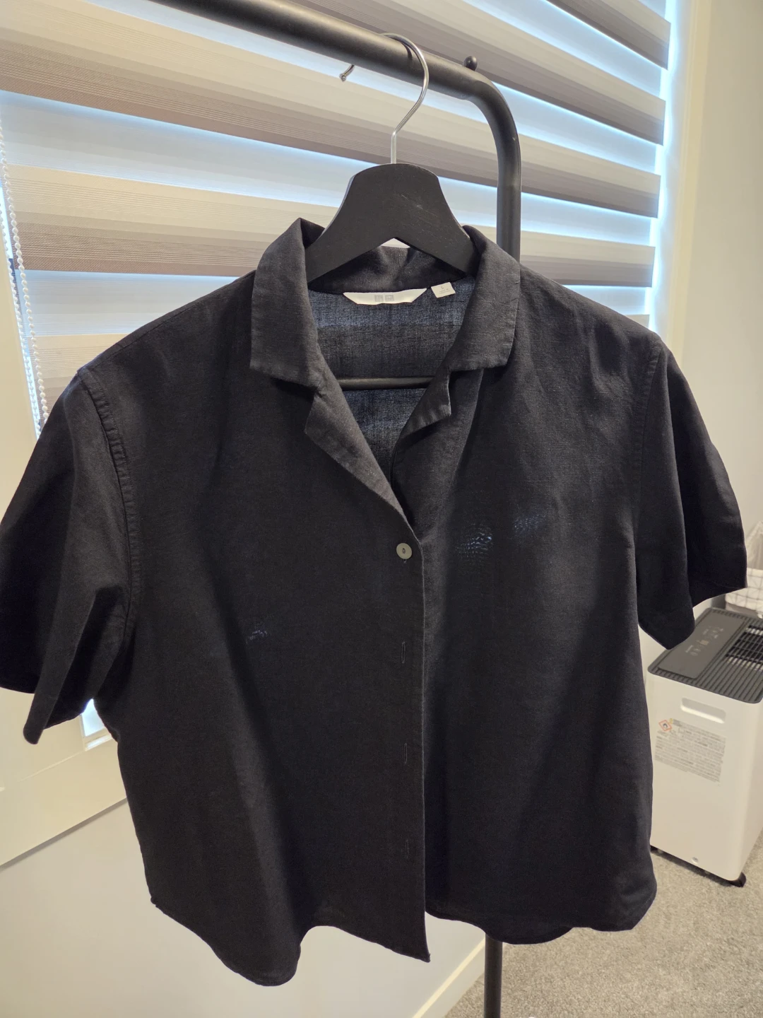 Uniqlo Black Short Sleeve Button-Up Shirt - photo 3