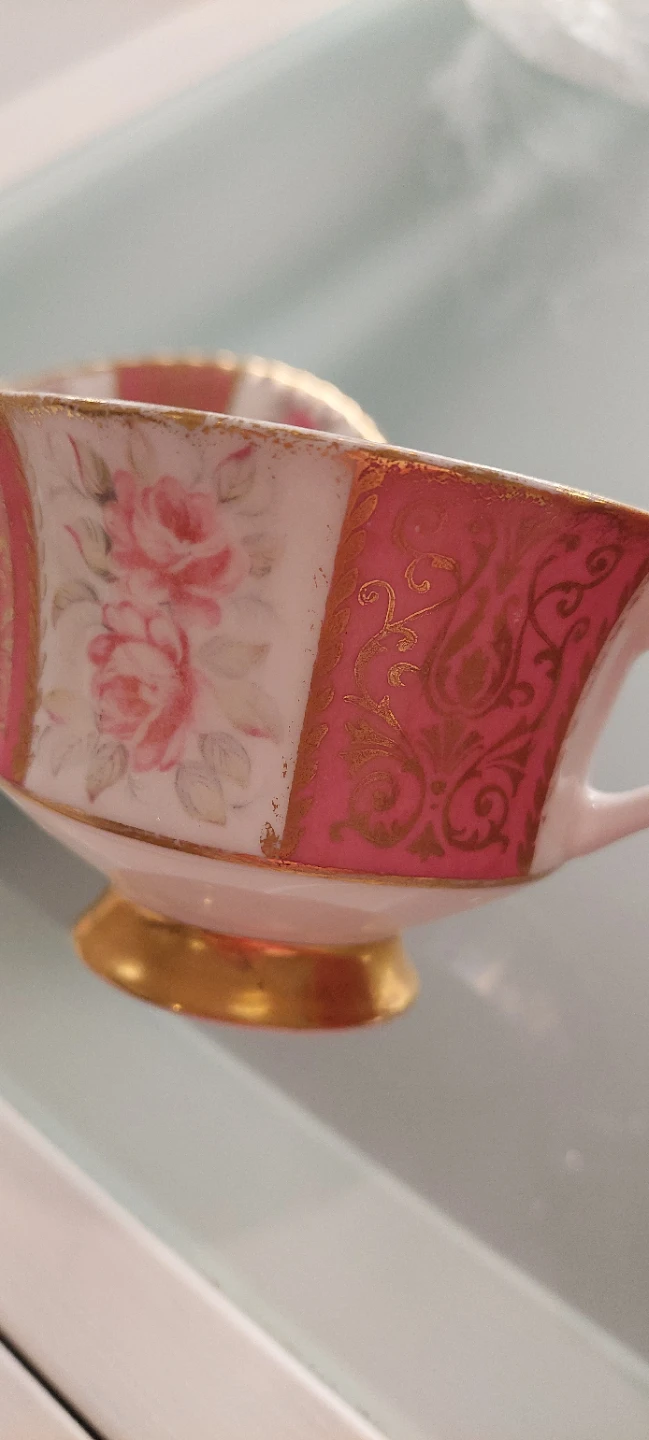 Paragon Fine Bone China Teacup and Saucer Set - photo 4
